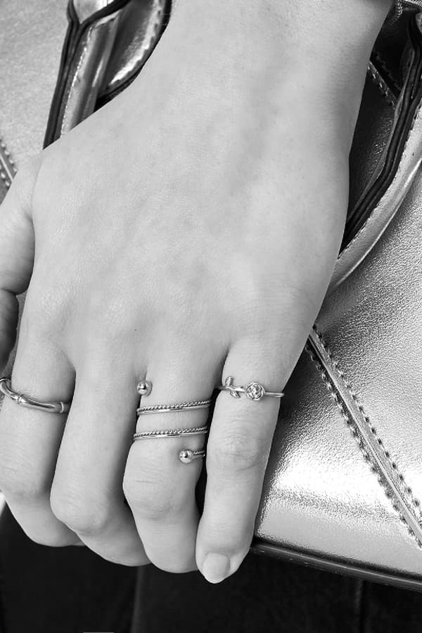 Ring i rustfritt stål - Spiral med kuler - Sølv - Størrelse 16 Silver Silver