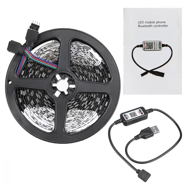 5M RGB LED-slinga Bluetooth APP-kontroll USB-driven Musiksynkronisering för TV Sovrum Spelrum Svart Eller Vit multifärg