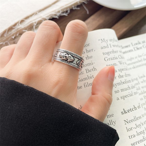 Pixiu-ring för kvinnor för att locka till sig välstånd, europeisk och amerikansk överdriven smyckedesign, nisch retro nationell stil 925 silverring bleknar inte 446 Pixiu (opened on 9th) Adjustable opening
