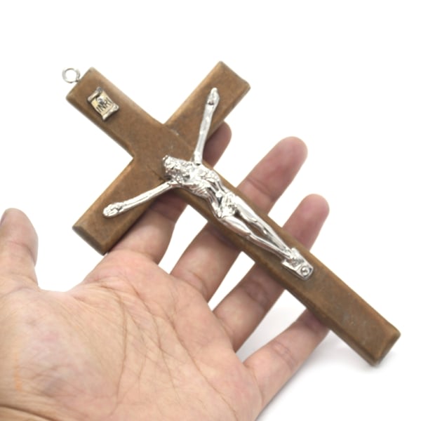 Trefigur av Jesus på korset, Kristus lidende statue for kors, religiøs bønn hånd som holder for korset Jesus dekorasjon