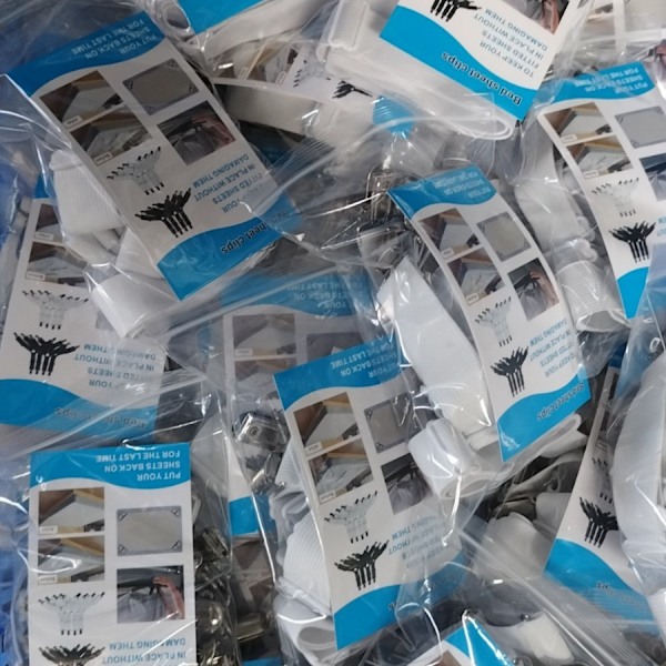 Source Anti-halk lakan triangel fixeringsklämma Justerbar klämma lakan spänne täcke täcke överdrag fixeringsanordning Ny Black 4-pack