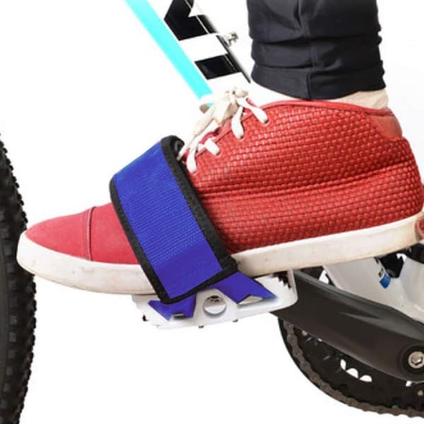 Nylon cykelpedalstropper, 1 par blå, justerbare tåclips til racer- og universalpedalmontering