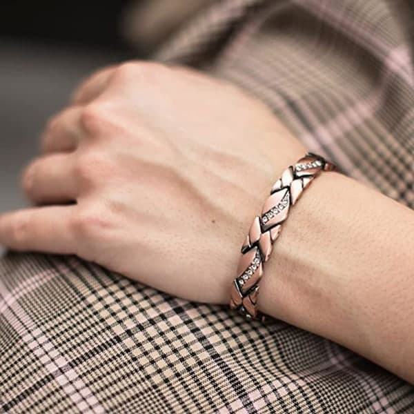 Magnetisk hurtigt vægttab armbånd lavet af rustfrit stål sølv