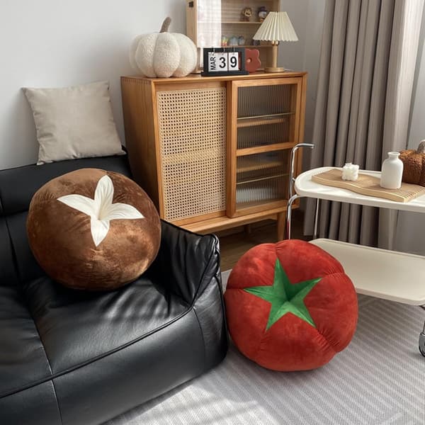 Tomatformad plyschkudde, mjuk PP-bomullsfylld dekorativ kudde för säng, soffa, stol, sovrum, röd, 45 x 45 x 22 cm