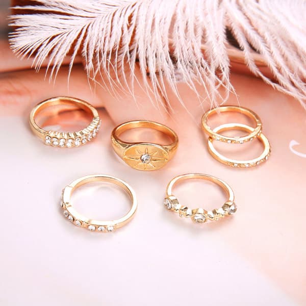 6-pack Boho guldringar - glittrande strass och olika mönster i guld_yux