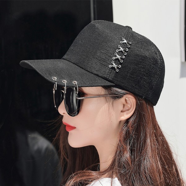 Sort Snap Cap Papirhat med Metaldetaljer Street Black