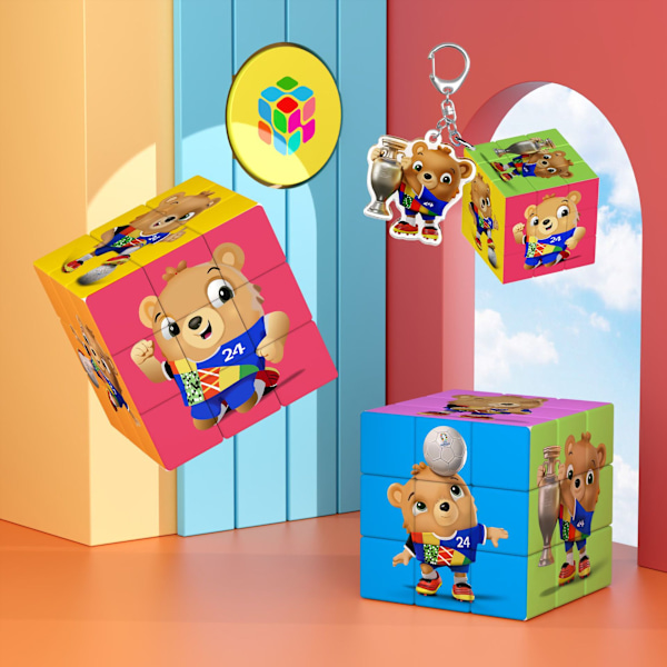 2024 Saksan jalkapallon EM-kisojen maskottiavainnauha kolmikerroksinen Rubikin kuutio pieni Rubikin kuution riipuskoriste lahja Maskotti potkaisee Mascot kicking ball Small Rubik's Cube
