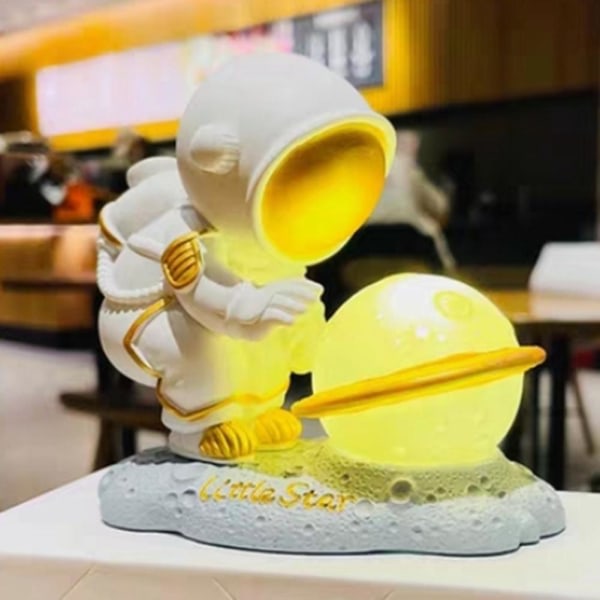 Astronaut Nattlampa Segerhälsning Rymdman Resin Skulptur Vardagsrum Barn Sovrum Säng