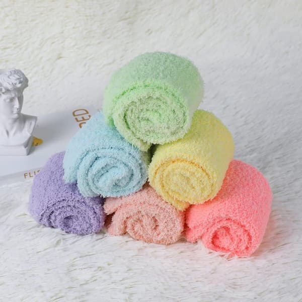 Halkfria fluffiga strumpor för kvinnor, 6 par fleece, sjukhusstrumpor med grepp, mjuka sovtofflor