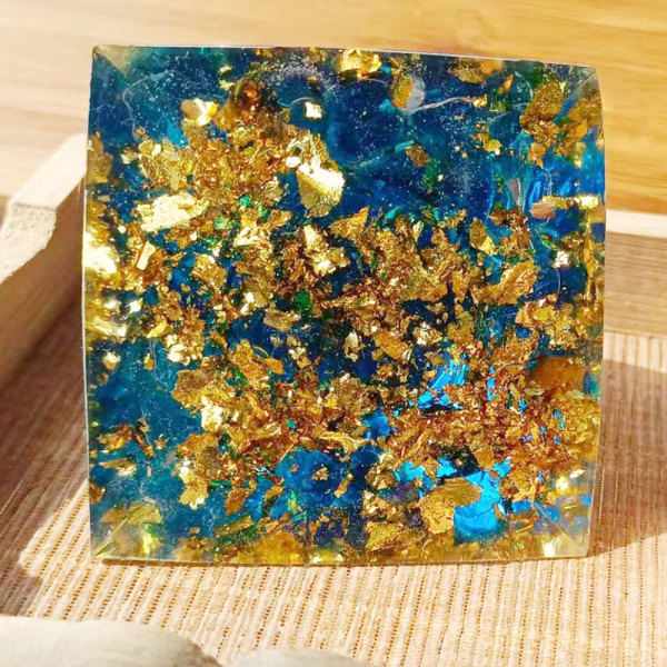 Tredimensionella smycken naturliga kristall lotus planet krossad sten lim energitorn (6cm)