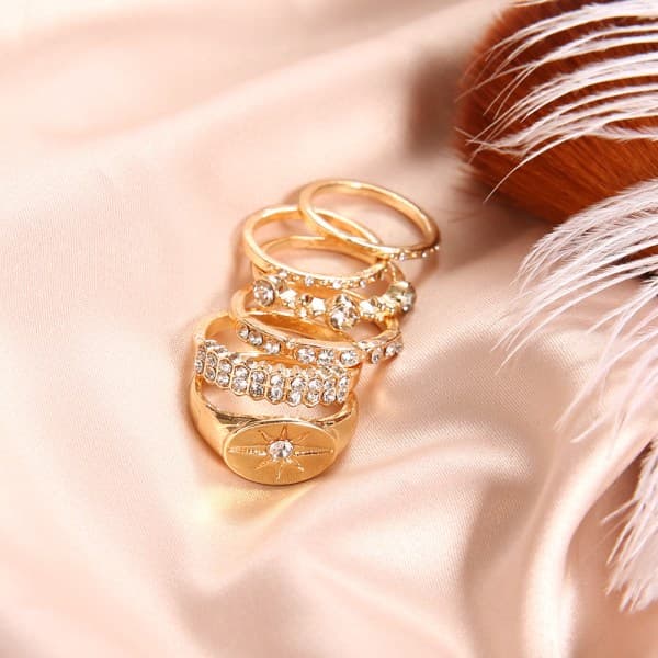 6-pack Boho guldringar - glittrande strass och olika mönster i guld_yux