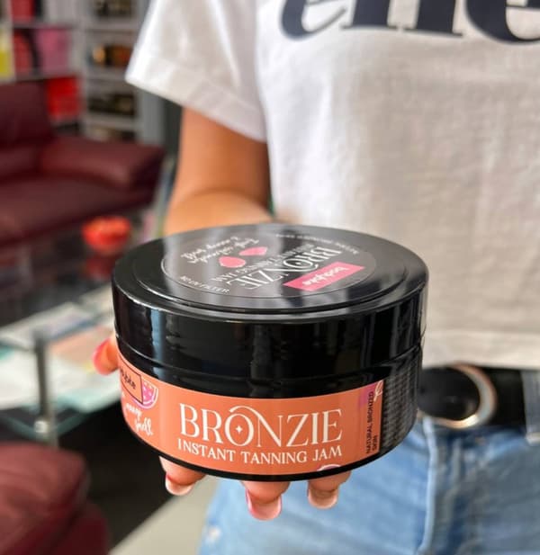 2 Kpl Bodybite Bronzie Rusketusta Nopeuttava Voide 200 Ml