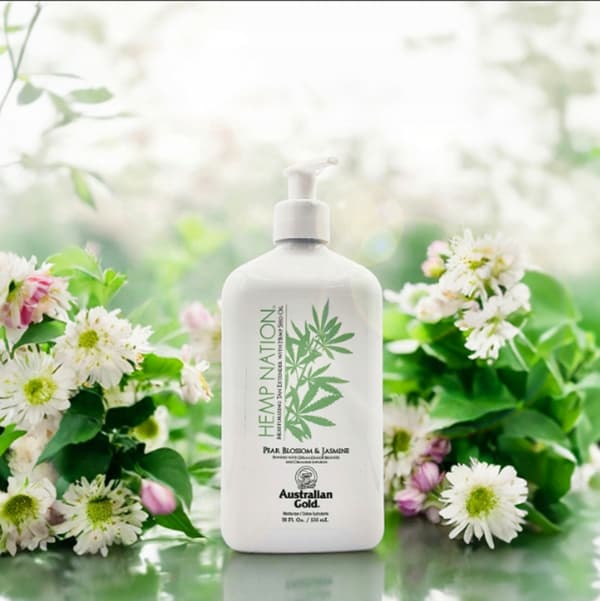 Hemp Nation Pear Jasmine Tan Extender Kosteuttava Voide 532ml