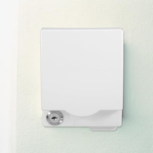 Waterproof socket with protective cover, for bathroom and kitchen - Robust, durable, splash-proof, for humid environments - Easy wall mounting