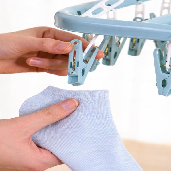 Sock Drying Rack 32 Clips - Drying Carousel for Socks, Bras and Underwear - Compact Clothes Rack - Windproof - Blue