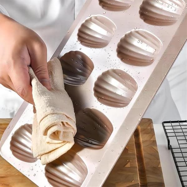Madeleine bageforme, 2 stk, 12-pak non-carbon stål, guld