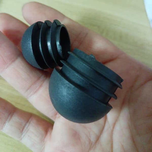 Sorte runde stolebenshætter, runde indstikshætter til stoleben, gummi stolebenshætter (22mm)