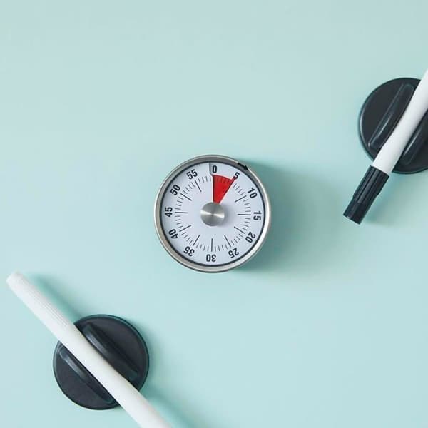 Grundlæggende mekanisk magnetisk timer. Den kan måle op til 60 minutter.
