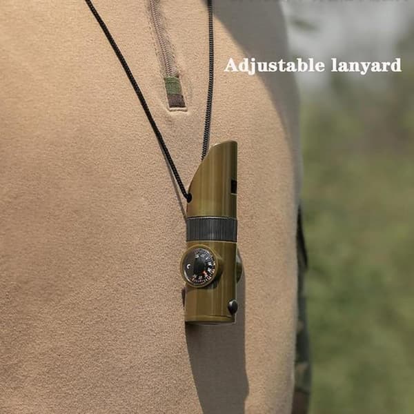7-in-1 hätäselviytymispakkaus pillillä, kompassilla, taskulampulla ja suurennuslasilla