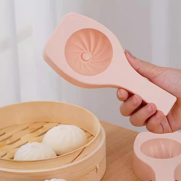 Durable, multifunctional, lightweight dumpling mold; can make dumplings with various fillings; manual dough roller; a small kitchen utensil.