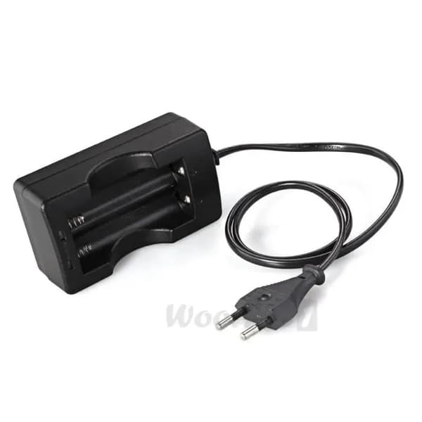 EU kablet batterilader for 18650 Li-ion oppladbare batterier