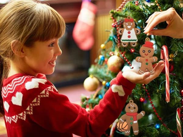 Sæt med 12 julepynt i plastik i form af honningkagemænd - 3-tommer julepynt