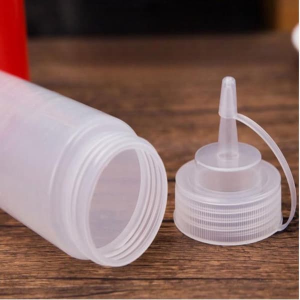 delar - muoviset puristuspullot - puristuspullot/kastikepullot - Annostelupullot/kastikepullot - 250 ml - puristusmaustepullot - Kastikepullo