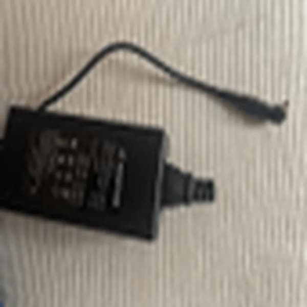 96W Universal Oplader - 8 Spidser - AC 110-240V - Kompatibel med Bærbare Computere