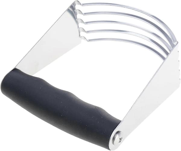 Deigskrape og deigkutter i rustfritt stål med ergonomisk grep for baking og enkel rengjøring