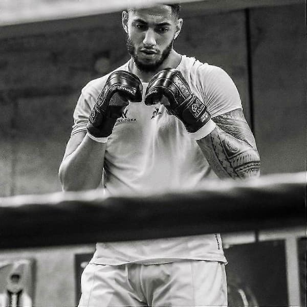 RIVAL Boxing RB5 Boxningshandskar med bar näve-känsla