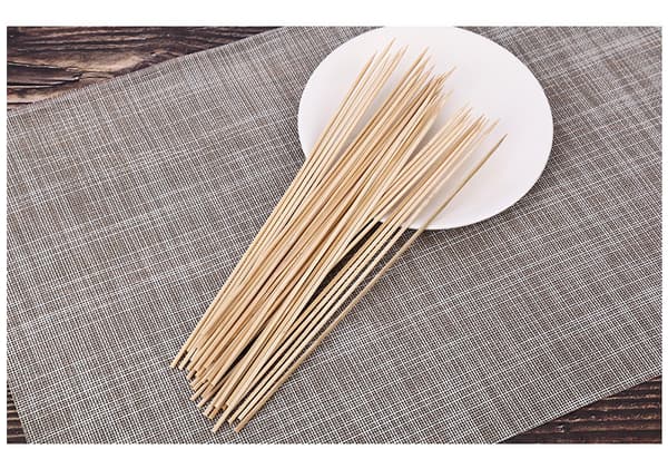 2-pack bambuspett – 100 stycken per förpackning, 35 cm långa – för grillning och marshmallows.