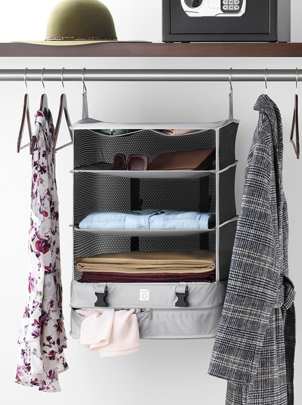 Whitmor 3-osainen ripustettava matkajärjestäjä pyykkiosastolla