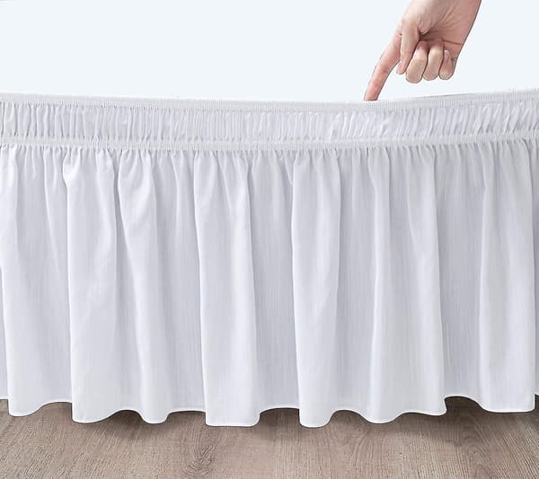 Sengeskjørt med delte hjørner for hele senger, 54 cm høyde, hvite elastiske volanger