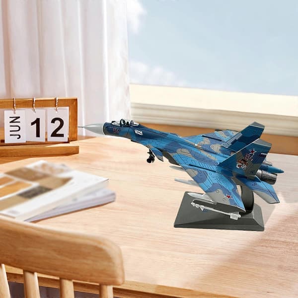 SU-33 stridsflygplan högsimulerad gjuten modellflygplansleksak för hyllprydnad