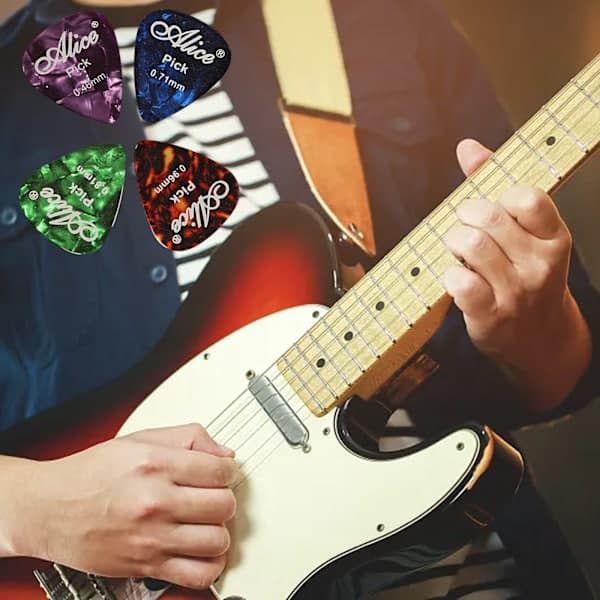 Gitarrplektrum, 20 st 4 olika tjocklekar Halkfria plektrum, slumpmässiga färger, celluloidplektrum för akustisk bas elgitarr ukulele