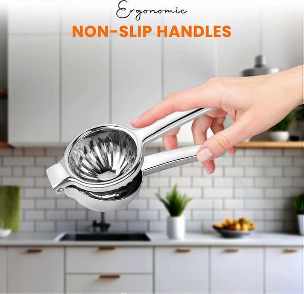 Kraftig manuel citruspress i rustfrit stål med ergonomisk greb for nem rengøring