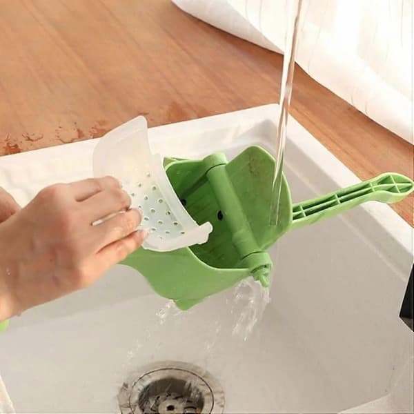 Manual Juicer for Fruits and Vegetables, Compact Hand-Operated Cold Press Juicer