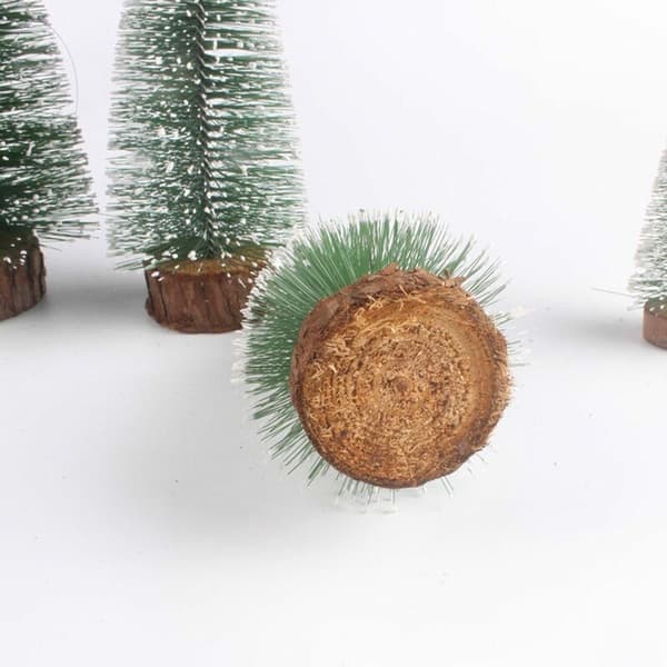 2 stk. miniature kunstigt juletræ med kunstig sneeffekt