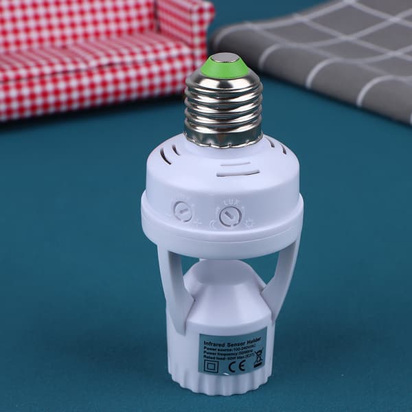 1Pc AC100-240V E27 Socket Converter med PIR bevægelsessensor LED White