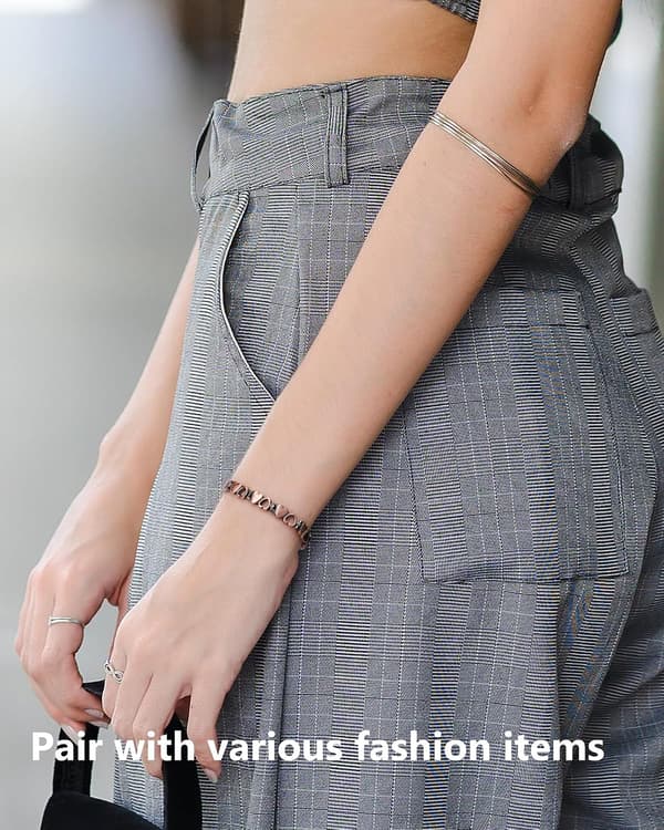 99,99 % rent kopparmagnetiskt damarmband, justerbart, verktyg och presentförpackning ingår.
