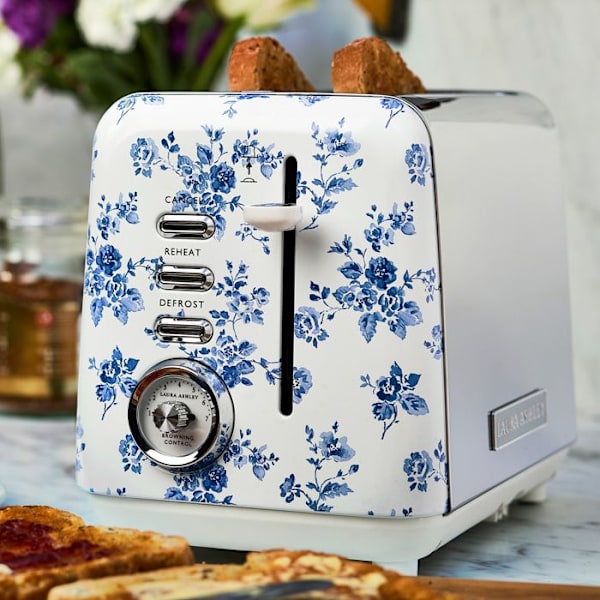 Brödrost 2 skivor - Laura Ashley - Kina Ros - självcentrerande skåror, värmer bakverk, varierade lägen, smulbricka. Mång