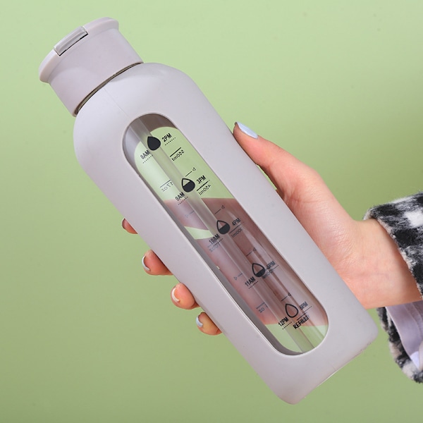 Lasivesipullo pillillä ja kahvakannella, vesipullot juomisaikamerkinnöillä ja pillillä 700ml -AD5-