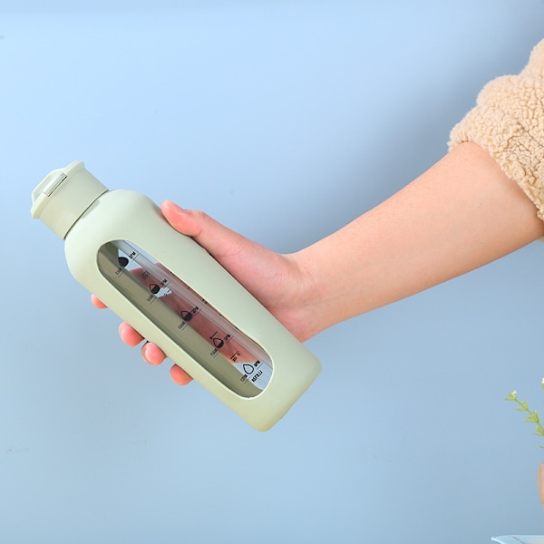 Lasivesipullo pillillä ja kahvakannella, vesipullot juomisaikamerkinnöillä ja pillillä 700ml -AD5-