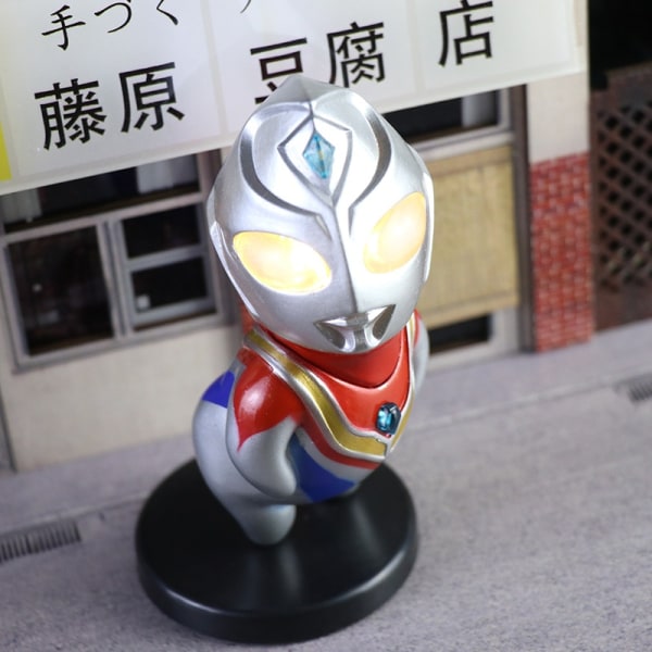 Q-version av det söta Ultraman Dija hand stycket kan lysa upp prydnadsföremål leksaker Gåvor E