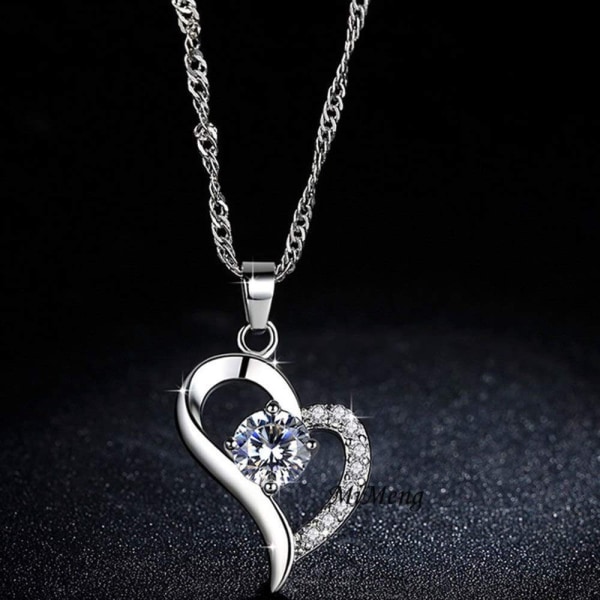 Kedja med hängande hjärta silver, tillverkad av rostfritt stål