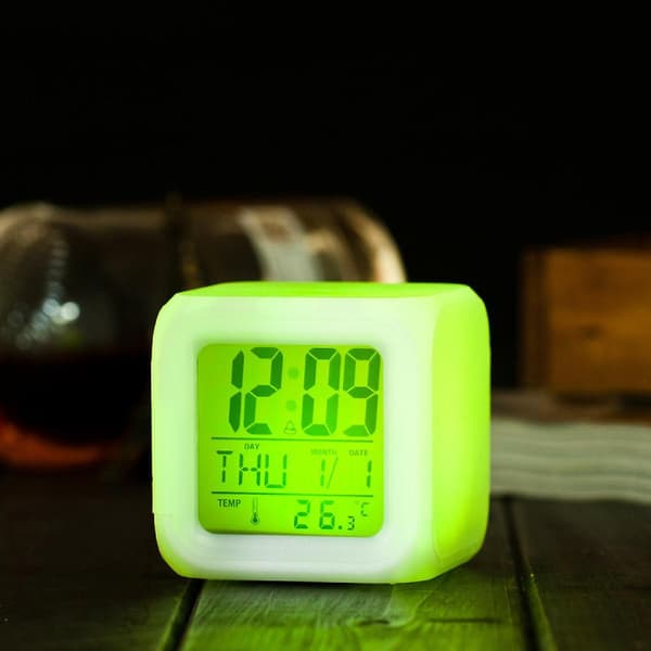 Digital Alarm Termometer Natlysende Terning 7 Farver Ur LED Skift LCD til Soveværelse Barn