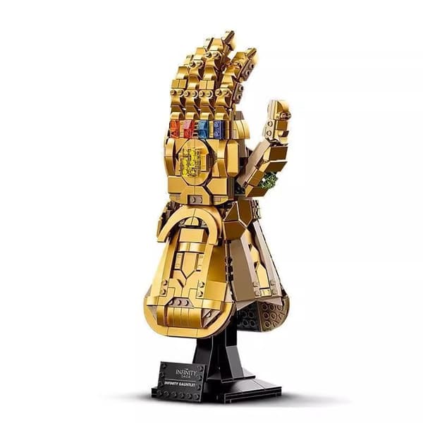 Marvel Infinity Gauntlet byggesæt, samlerobjekt Thanos handske, inkluderer Infinity Stones, velegnet som en Avengers-tema gave.