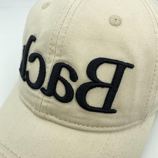 Hat Broderet Omvendt Bogstav Justerbar Baseball Cap Til Mænd Og Kvinder (Khaki)