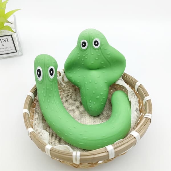 2-pakning - Stressball/Klemmeball - Bæsjkurv - Elastisk Cucumber