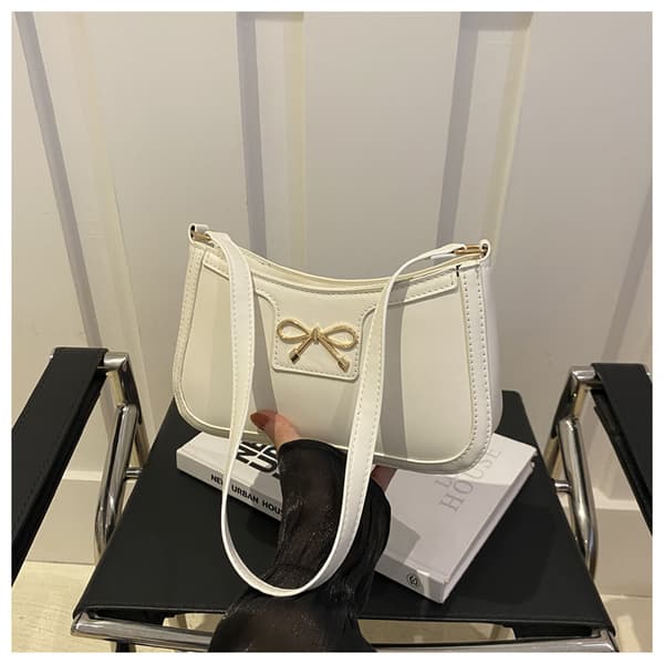 Elegant rosettprydd axelväska White